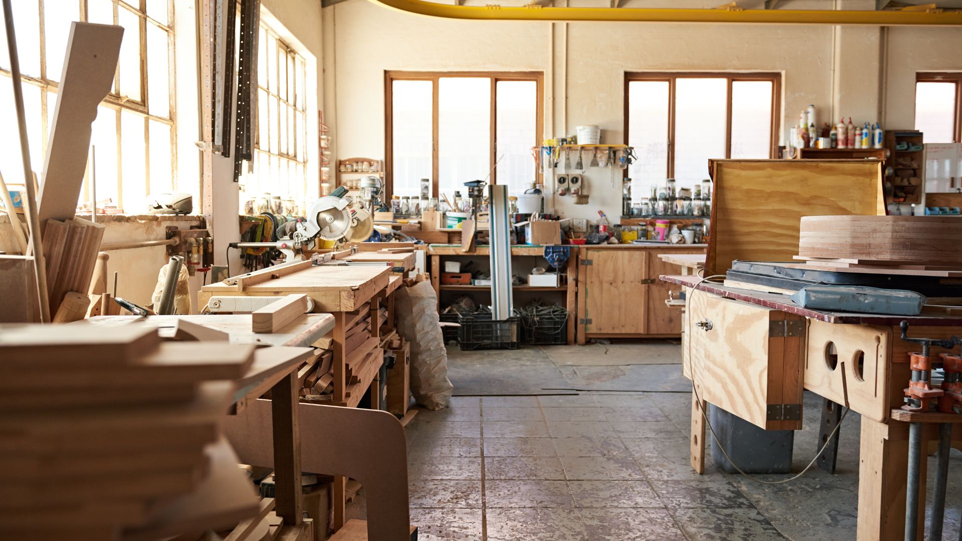 Produktionswerkstatt steht sinnbildlich für Cyber Security und den Schutz mittelständischer Betriebe durch Active Cyber Defense.